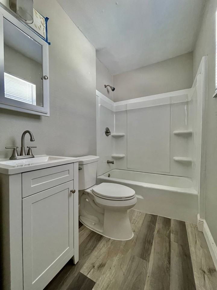 232 Comacho St - Photo 7 of 10