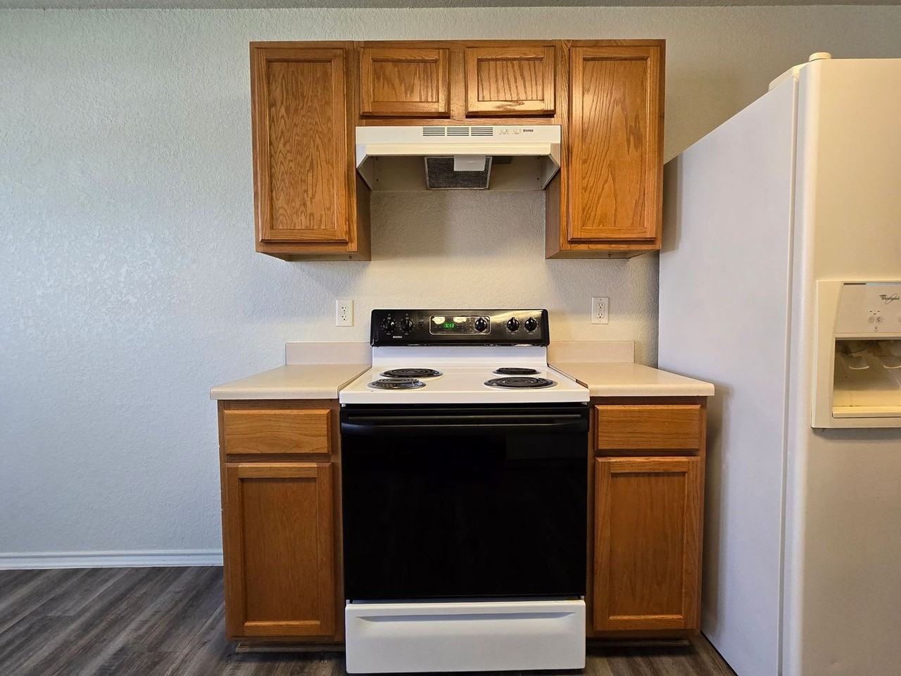 3303 Driftwood Dr - Photo 3 of 19