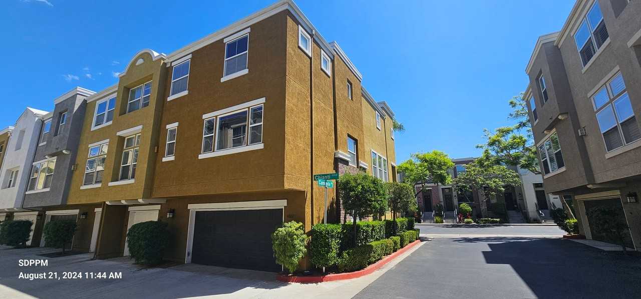 4882 Juneberry Ct - Photo 3 of 39