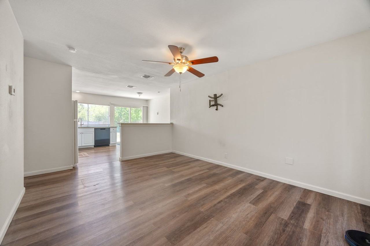 6010 Castle Hunt - Photo 3 of 18