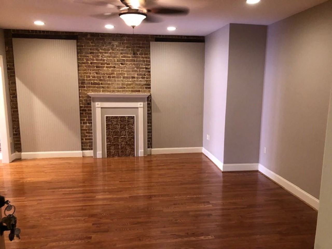 111 N Spring St - Photo 3 of 9