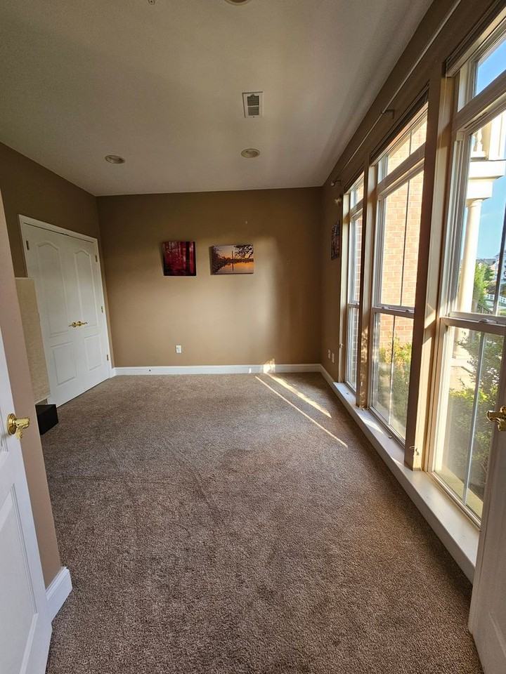 1020 Verdigris Way - Photo 3 of 24