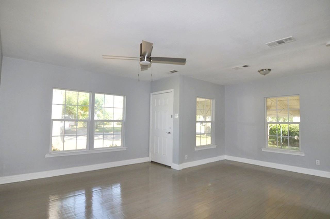 807 Web St - Photo 2 of 18