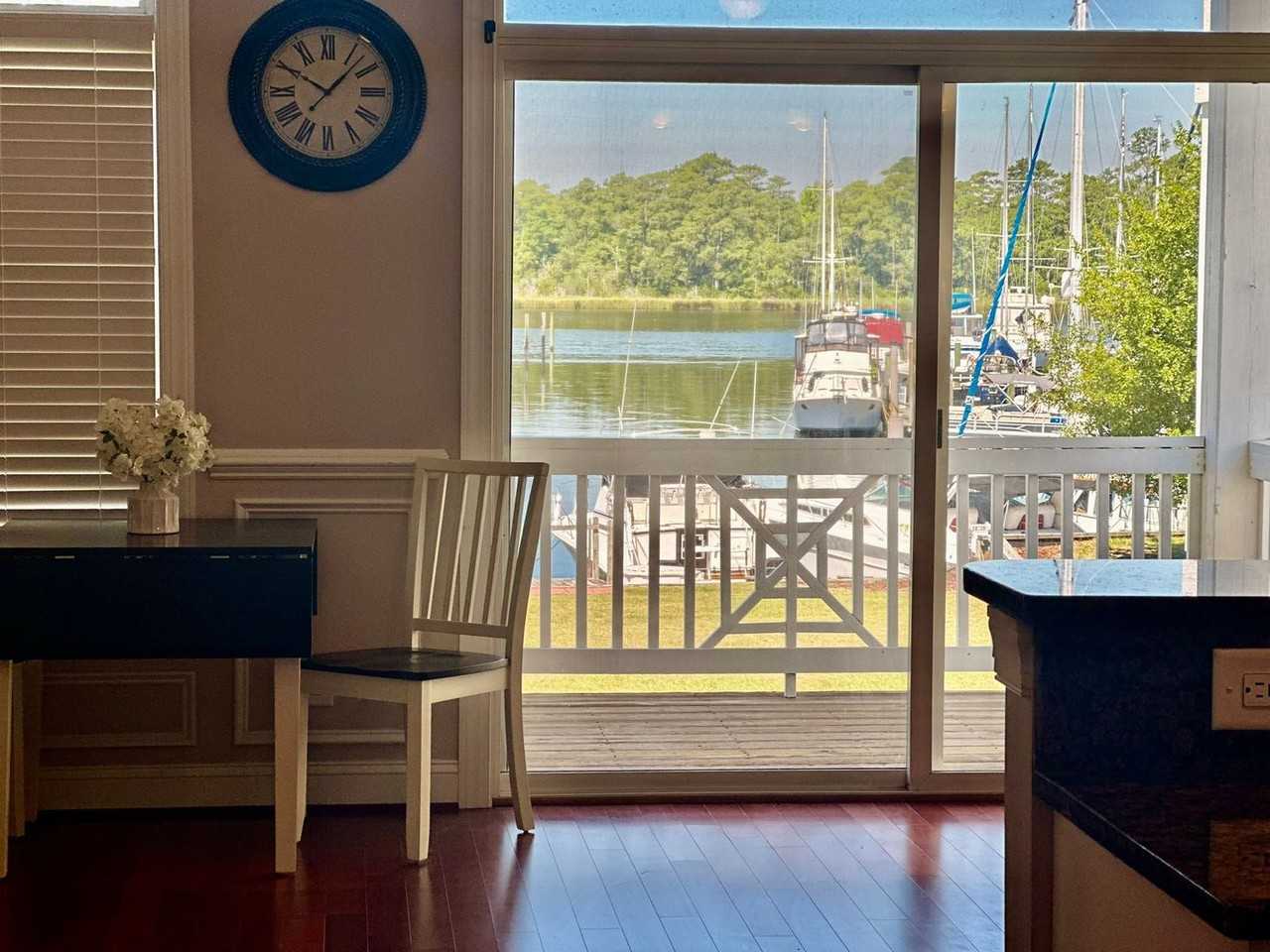 4018 Marina Townes Dr - Photo 3 of 28