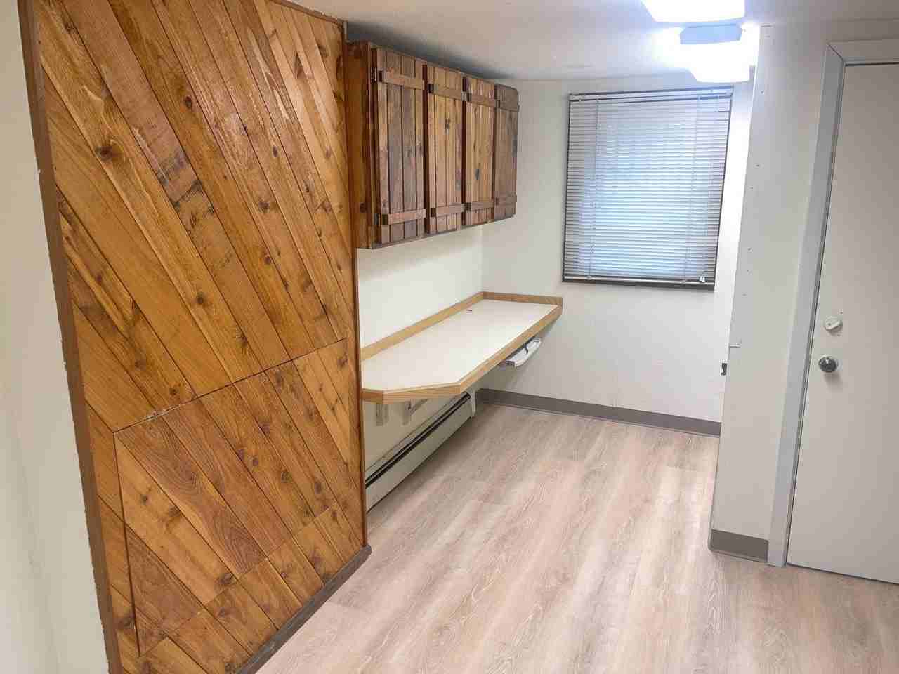 751 7th Ave - Photo 4 of 8