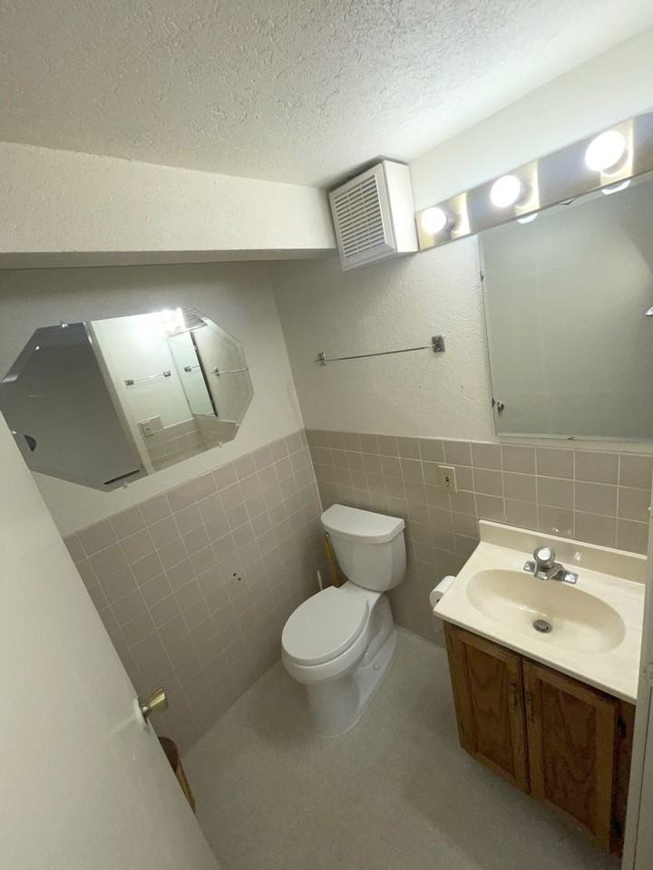 751 7th Ave - Photo 7 of 8