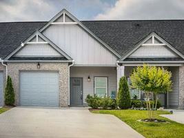 featured image of 638 Bellingham Dr Ne