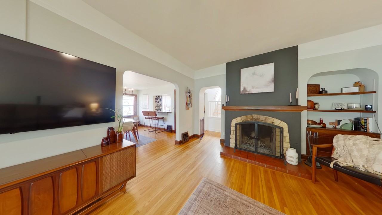 170 S Battin St - Photo 3 of 19