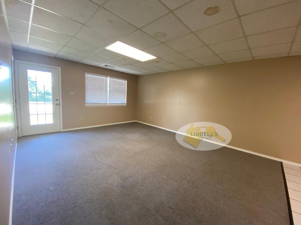 219 Academy Dr #3 - Photo 2 of 18