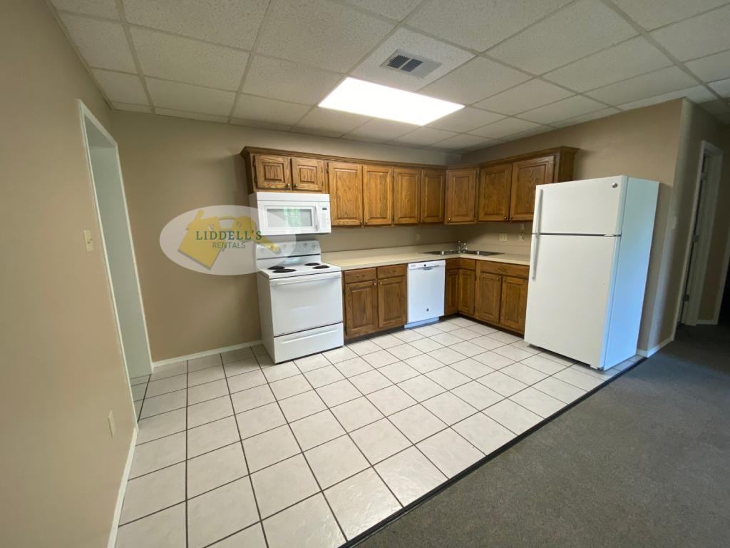 219 Academy Dr #3 - Photo 4 of 18