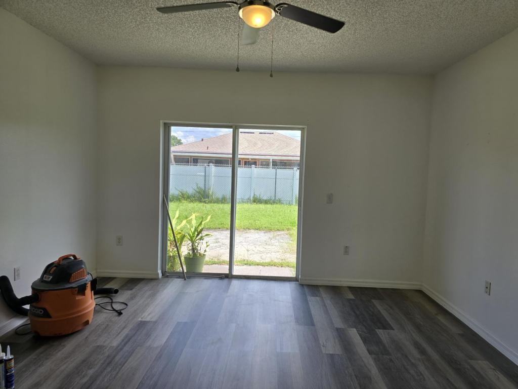 731 Toulon Dr - Photo 5 of 11