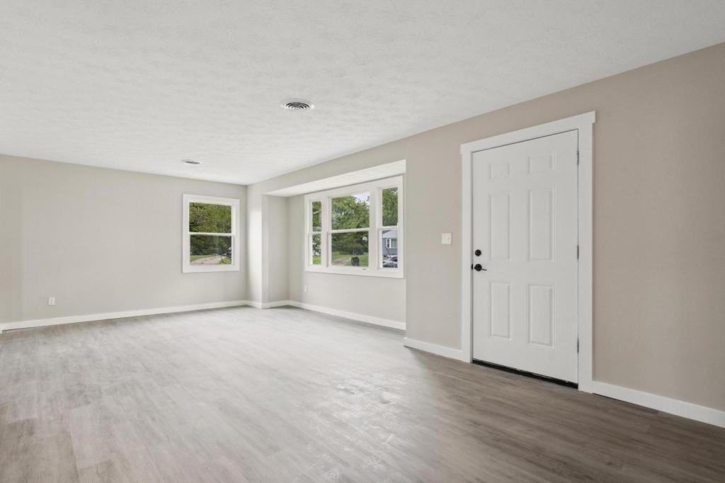 3409 Barbee Dr - Photo 3 of 20