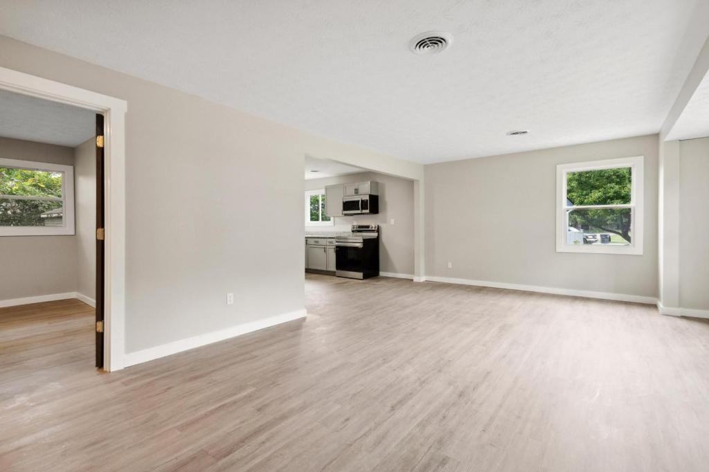 3409 Barbee Dr - Photo 4 of 20