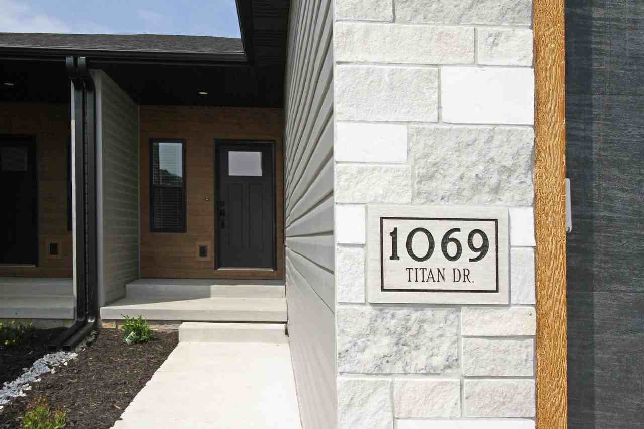 1069 Titan Dr - Photo 2 of 29