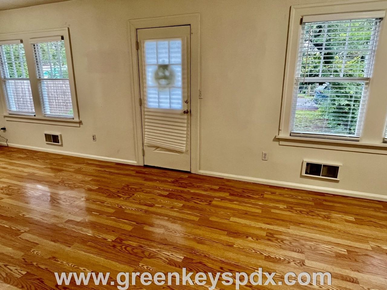 12047 Southeast Boise Street - Photo 4 of 22