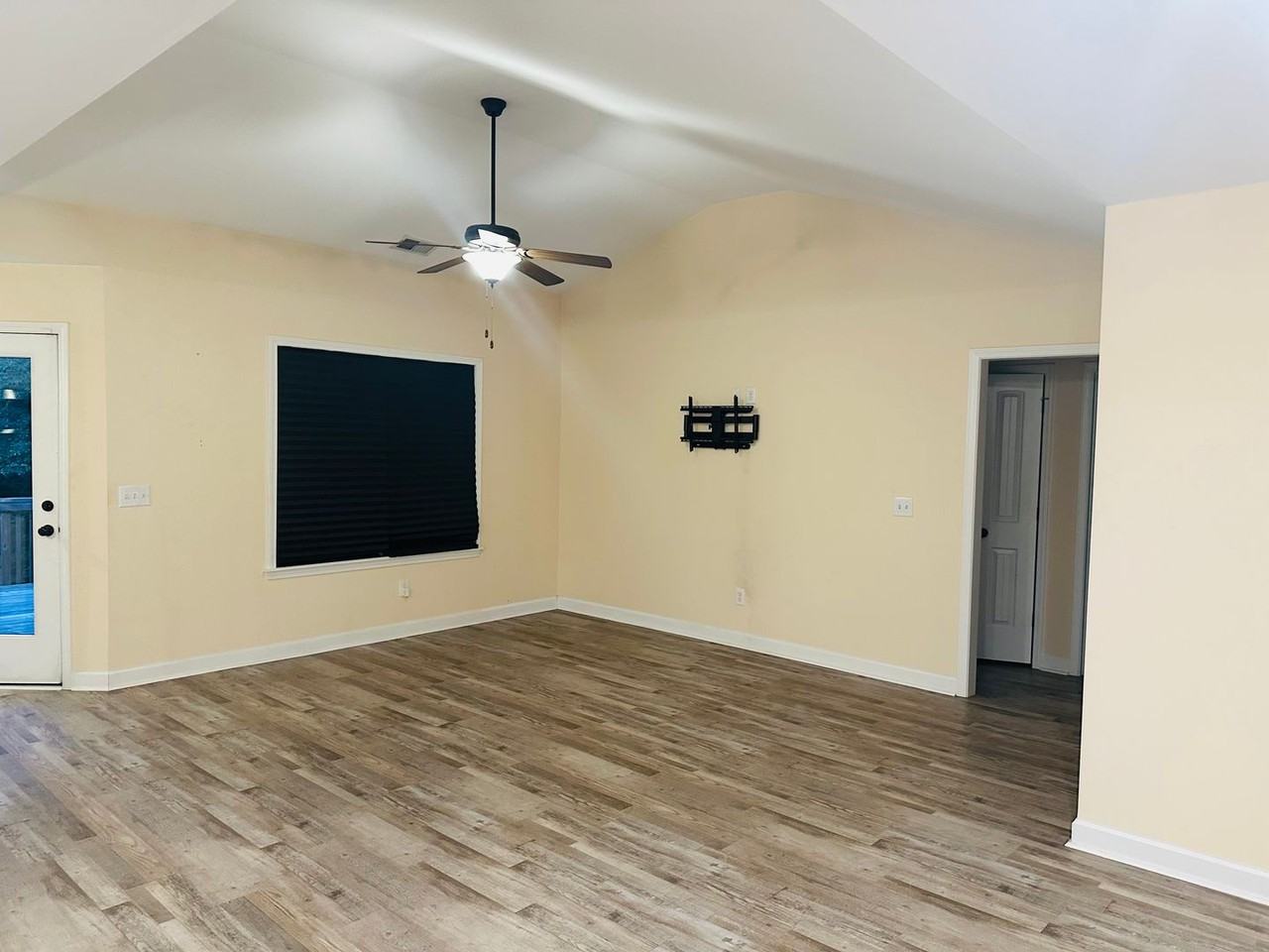 1407 Tupelo Ridge Rd - Photo 3 of 21