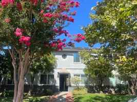 featured image of 880 Park Dr