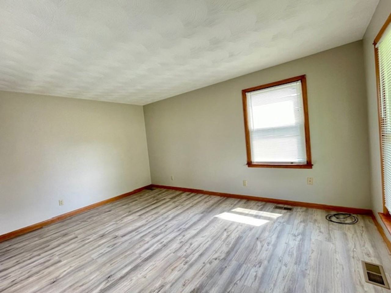 111 109/111 Glenwood Dr #111 - Photo 4 of 5