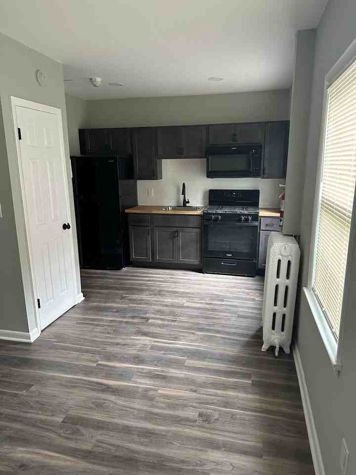 607-609 Northampton Street - Photo 6 of 8