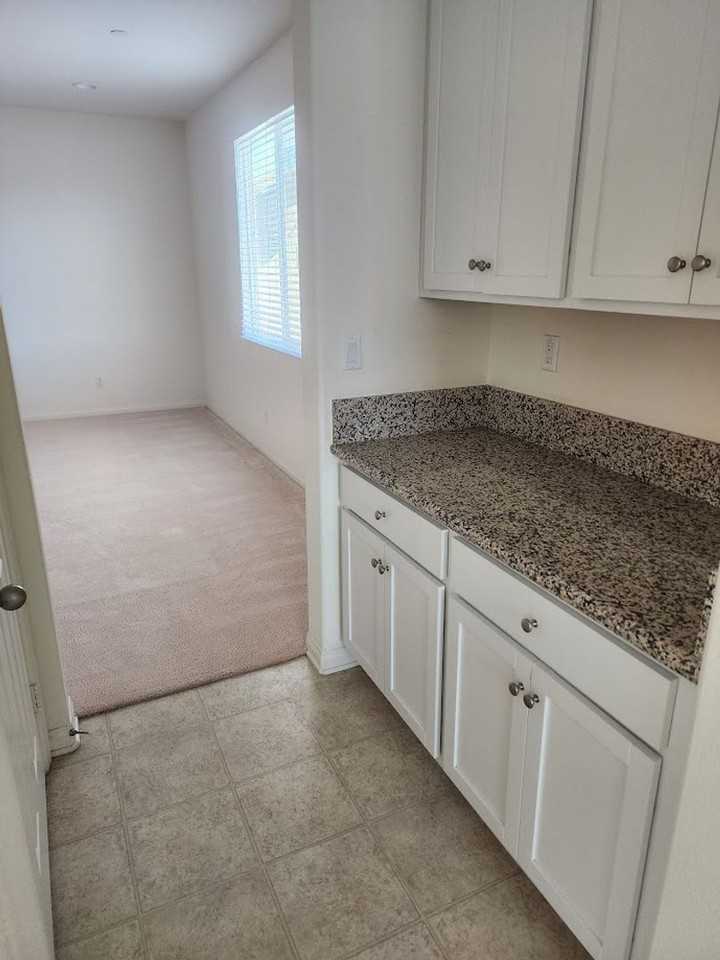 36300 Golden Poppy Ln - Photo 5 of 17