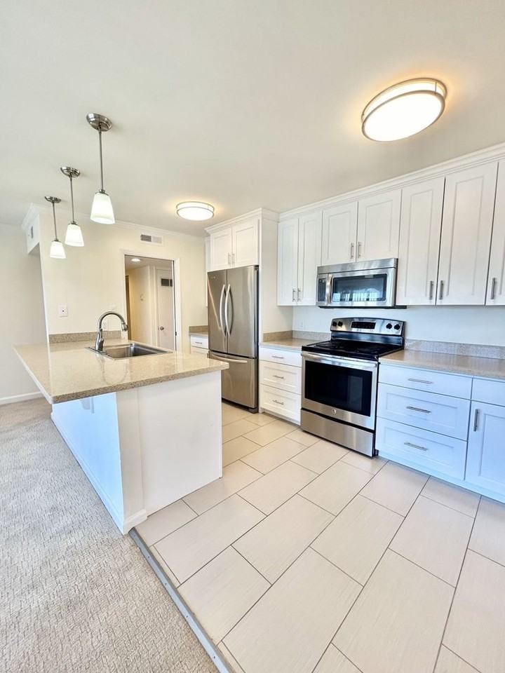 1101 Village Dr #10 - Photo 3 of 9