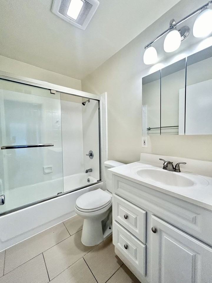 1101 Village Dr #10 - Photo 7 of 9