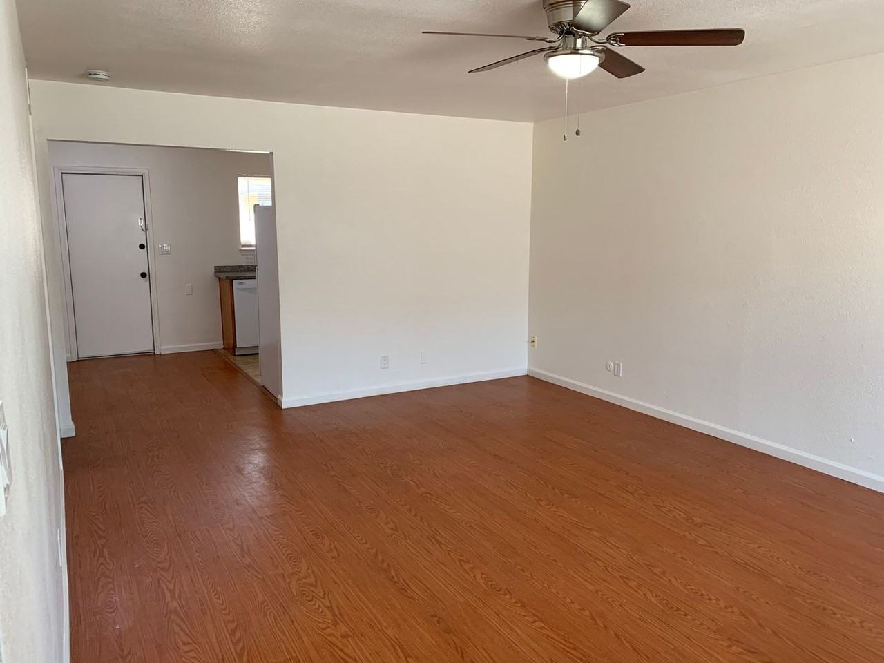 5063 E Belmont Ave - Photo 2 of 8