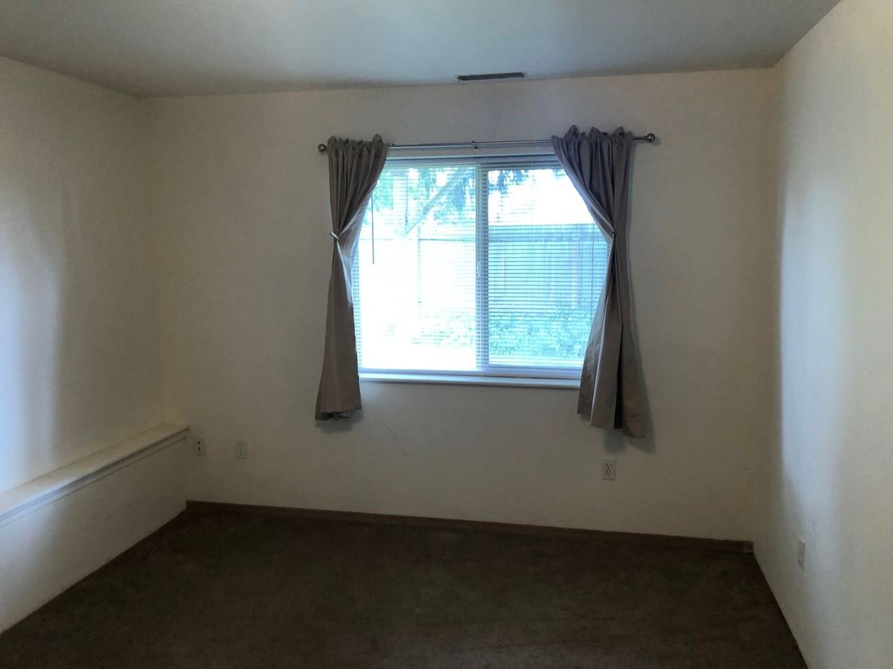 705 N 15th St - Photo 6 of 7