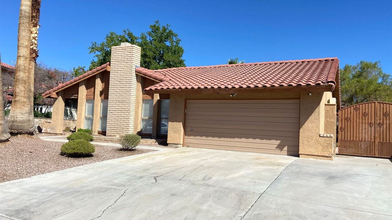 8740 Cremona Dr - Photo 3 of 24