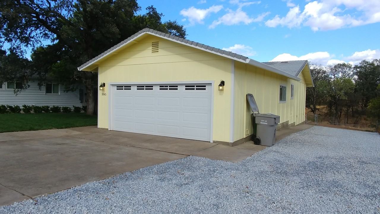 1845 Mesa St - Photo 2 of 18