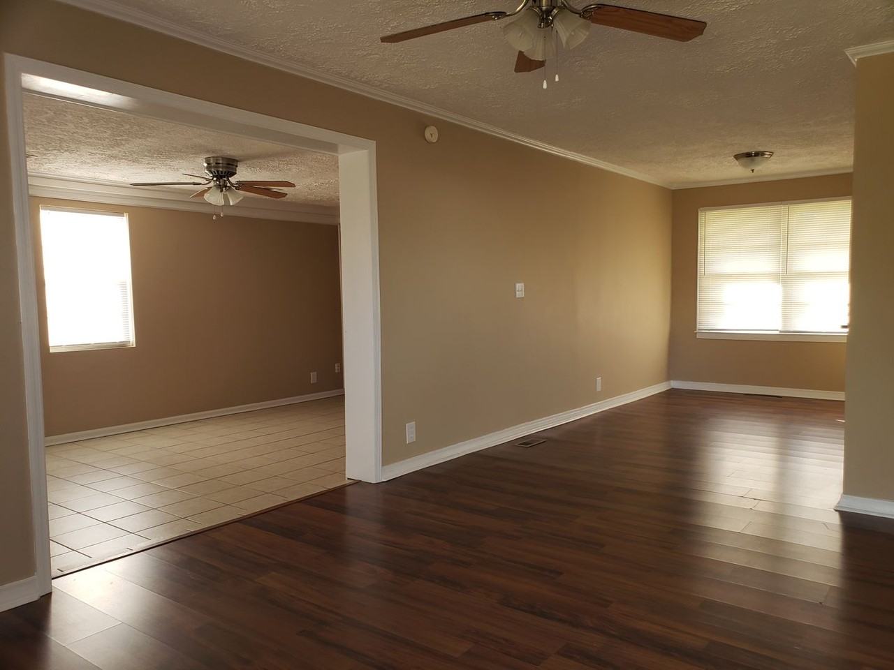 504 S 15th Ave - Photo 2 of 21