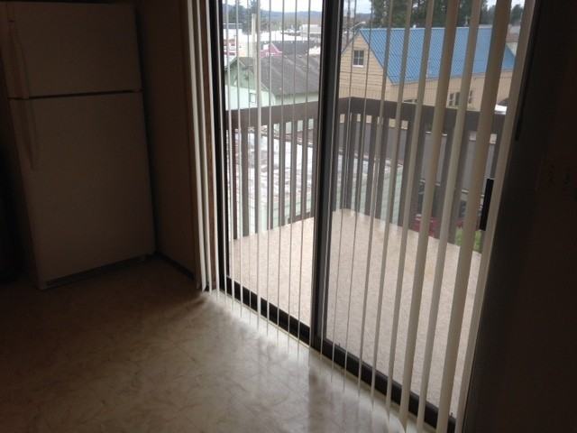 r201 Courtside Apartments - Photo 3 of 12