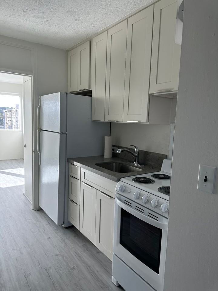 1710 Makiki St #706 - Photo 2 of 12