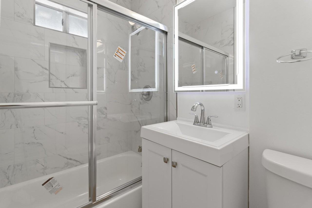 1014-1020 S. Inglewood Ave. Inglewood, CA 90301 - Photo 4 of 6