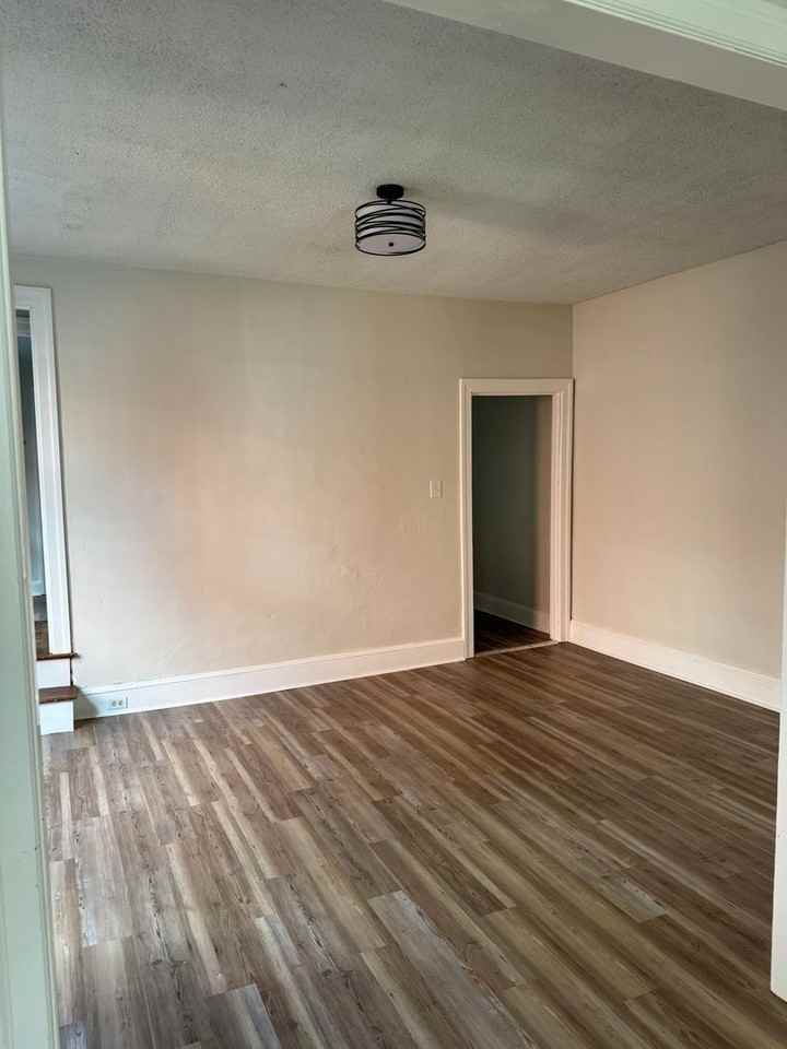 (8) 216 - Photo 3 of 22