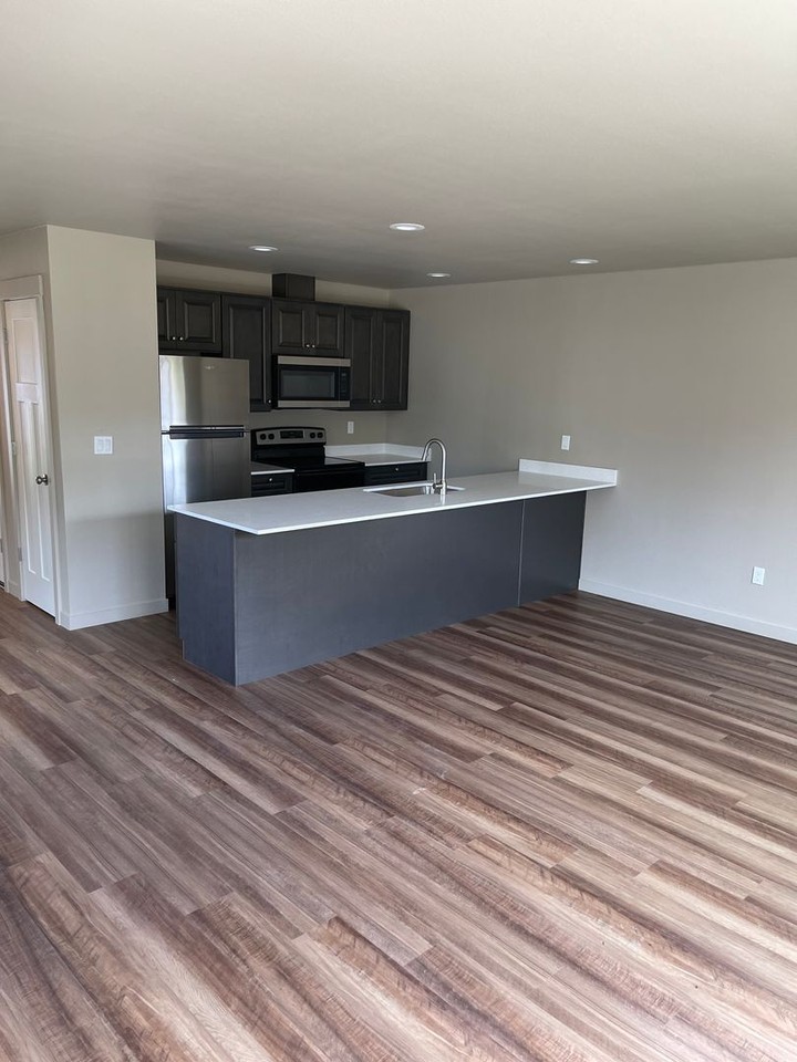 194 Hiatt St #194 - Photo 7 of 18