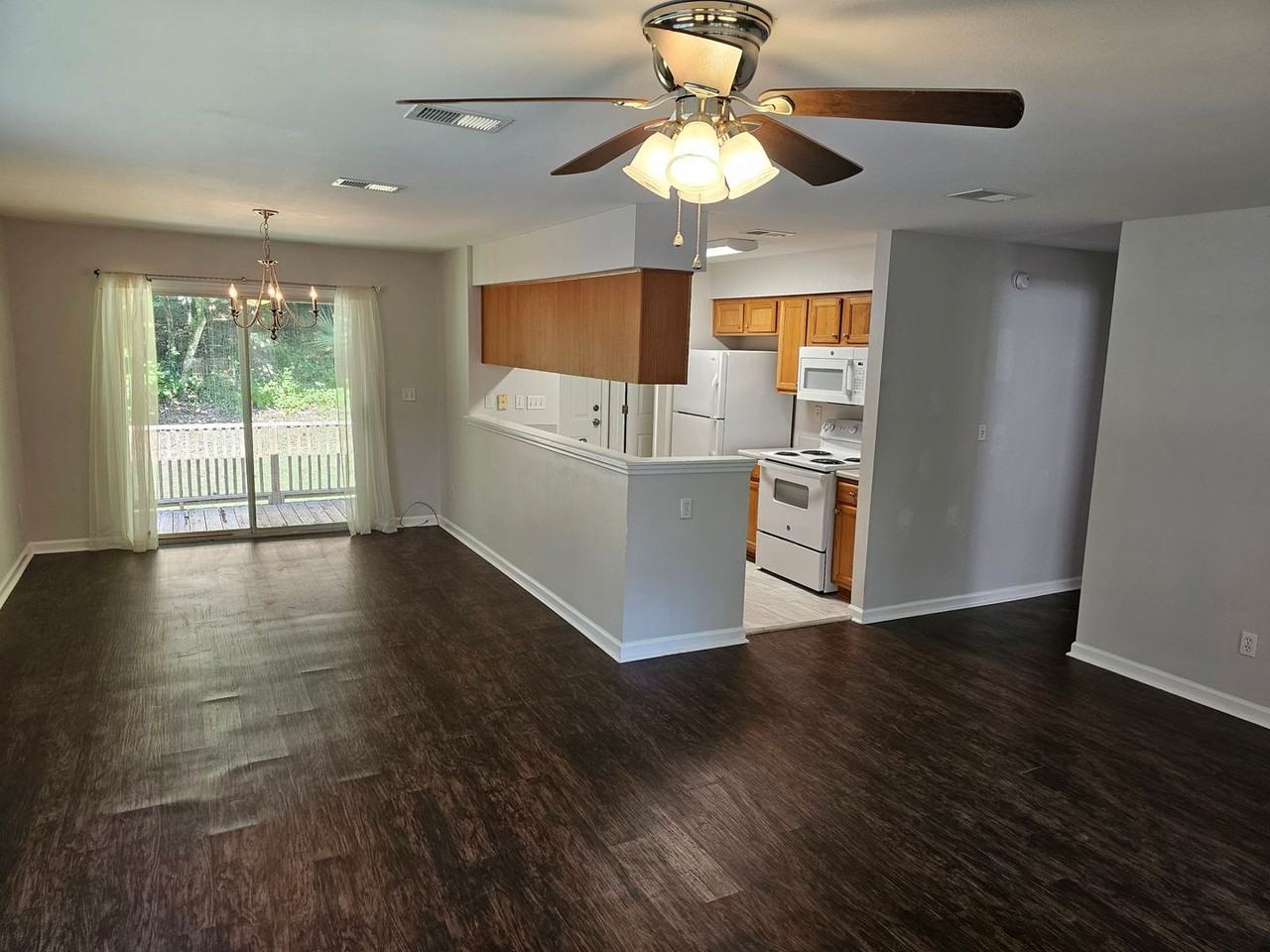 245 Starmount Dr - Photo 3 of 15