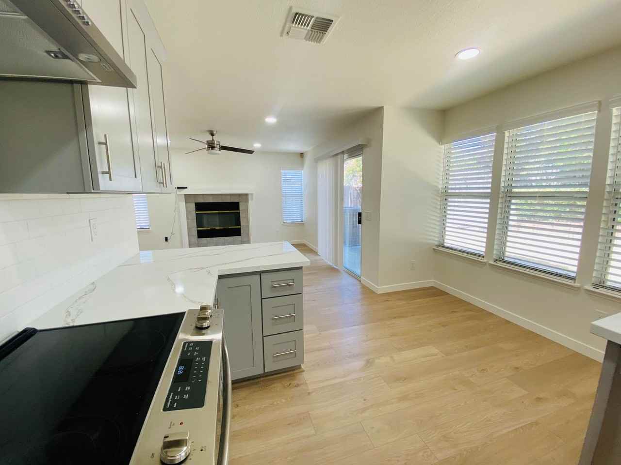 9235 Thoroughbred Way - Photo 4 of 20