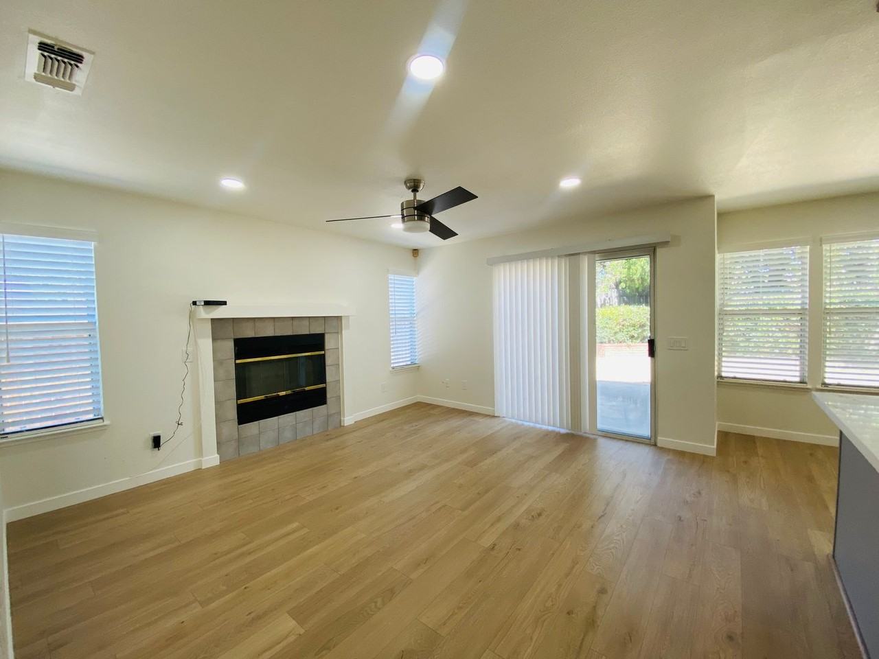 9235 Thoroughbred Way - Photo 7 of 20