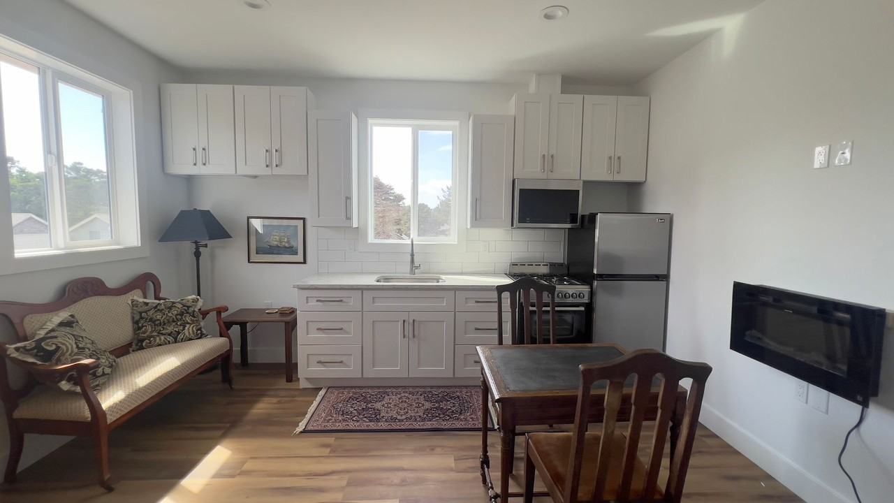 1707 N Franklin St - Photo 4 of 9