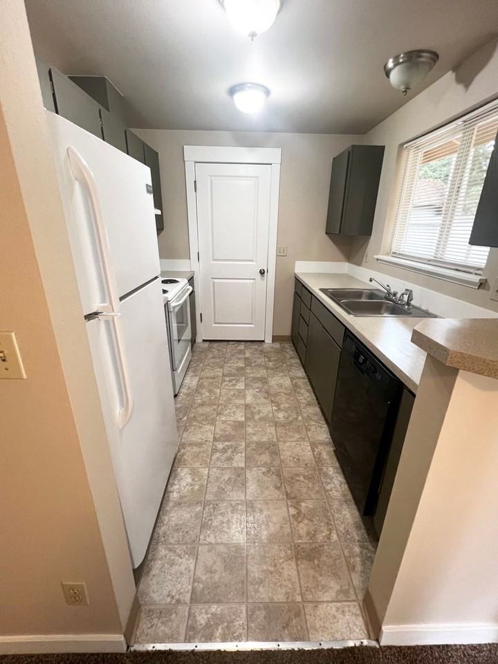 26826 Weaver Ave Nw - Photo 6 of 20