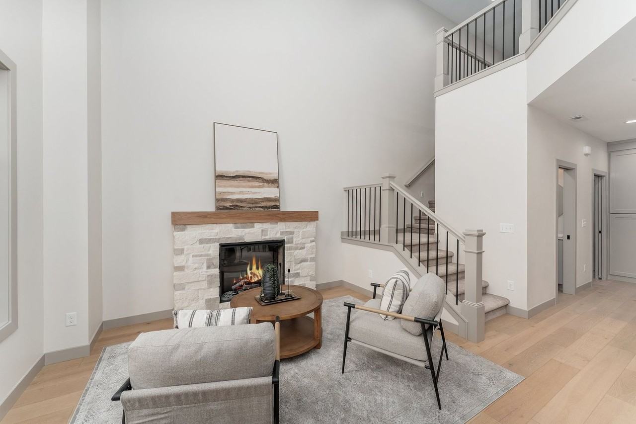 8611 W Shoreline Pl - Photo 3 of 35