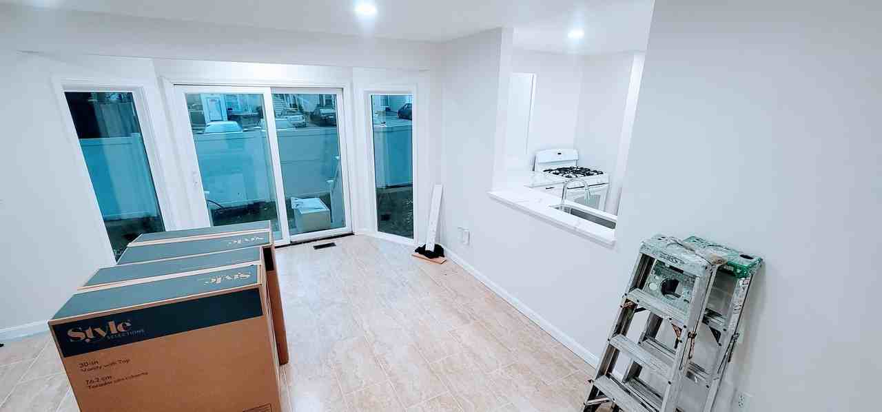 13 Etna St - Photo 3 of 19
