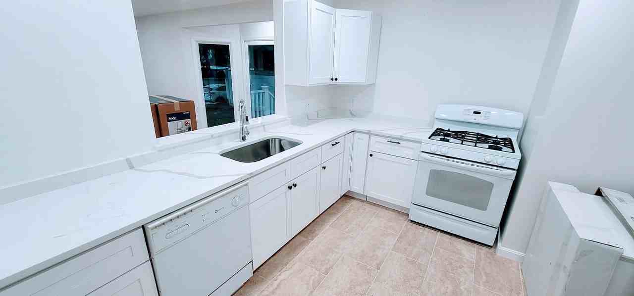 13 Etna St - Photo 5 of 19