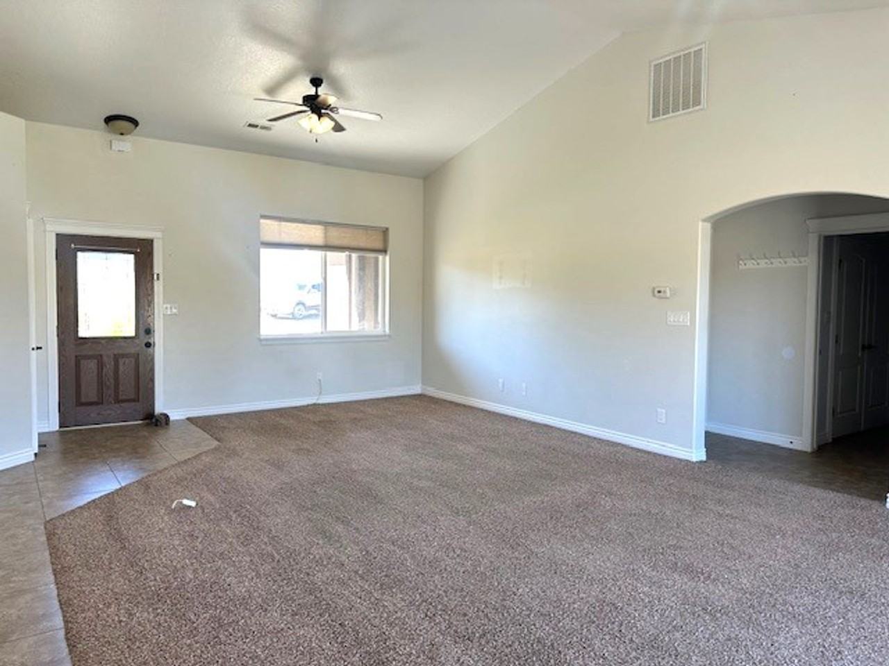 733 Parkridge Pkwy - Photo 3 of 16