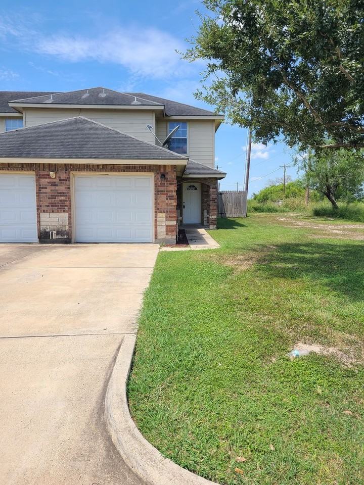 20550 Alta Vista Ct - Photo 2 of 17