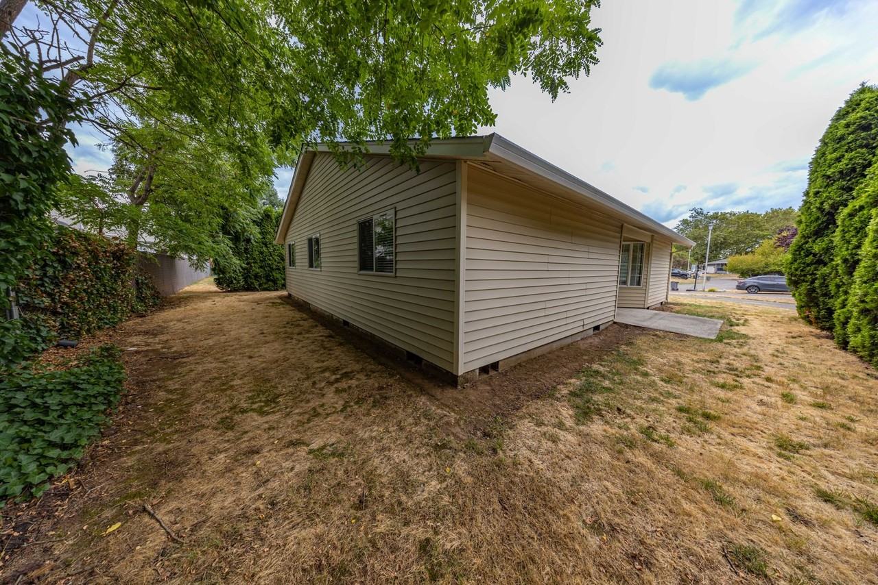 8416 Ne Starflower Ct - Photo 2 of 18