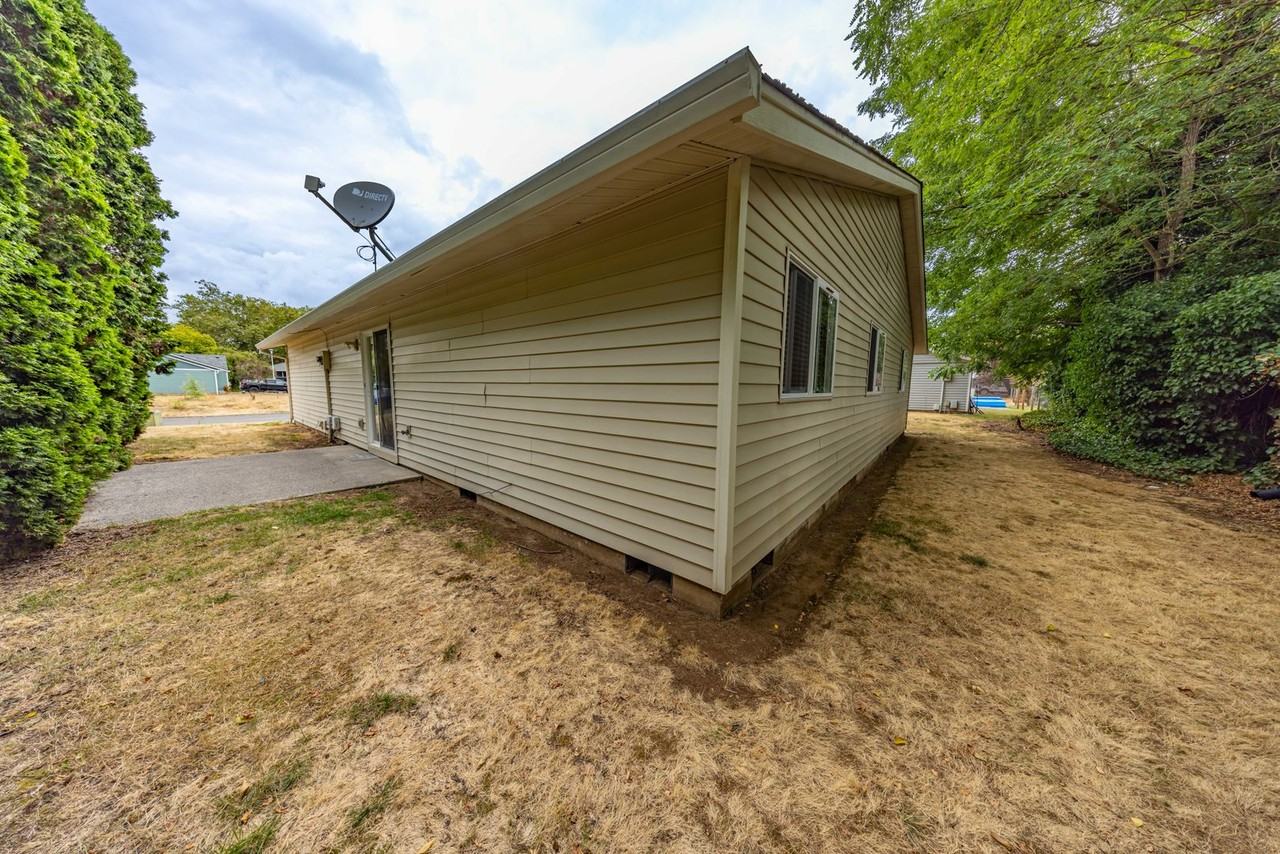 8416 Ne Starflower Ct - Photo 3 of 18