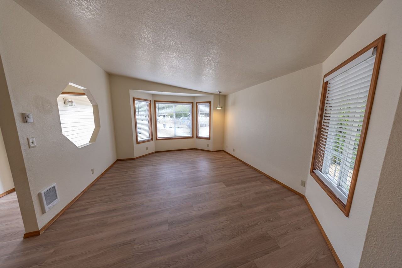 8416 Ne Starflower Ct - Photo 7 of 18