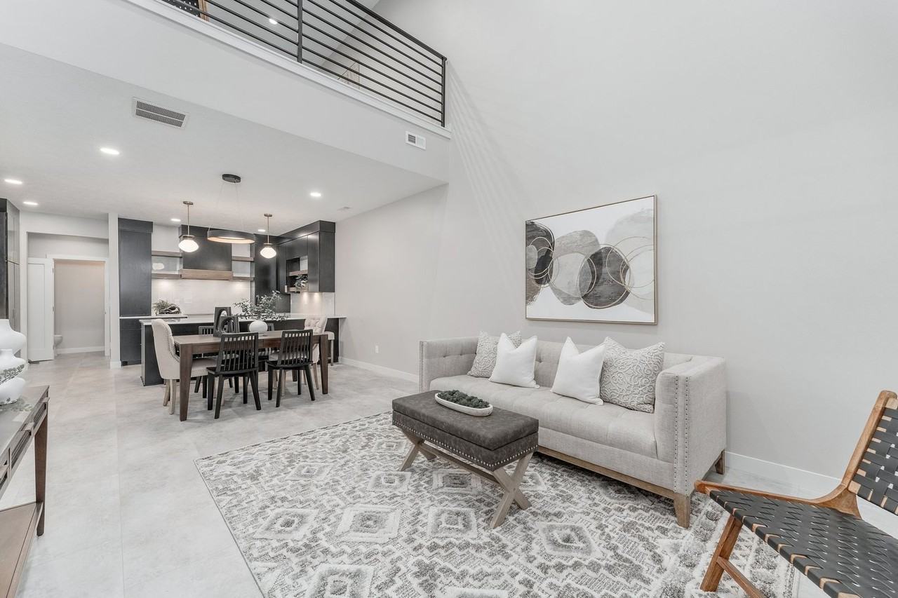 100 N Bryggen Pl - Photo 3 of 37